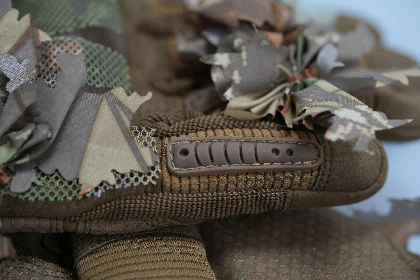 Crafted Ghillie Gloves Brown Oak